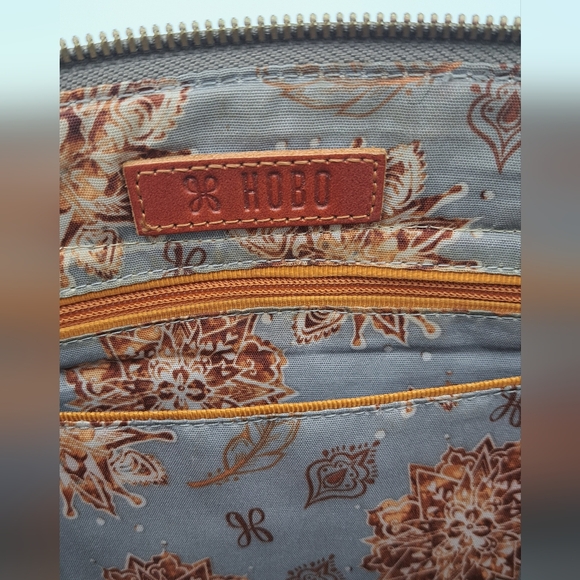 Hobo Vida Wristlet Embossed Brown Leather Zip Pouch Clutch - Picture 3 of 11